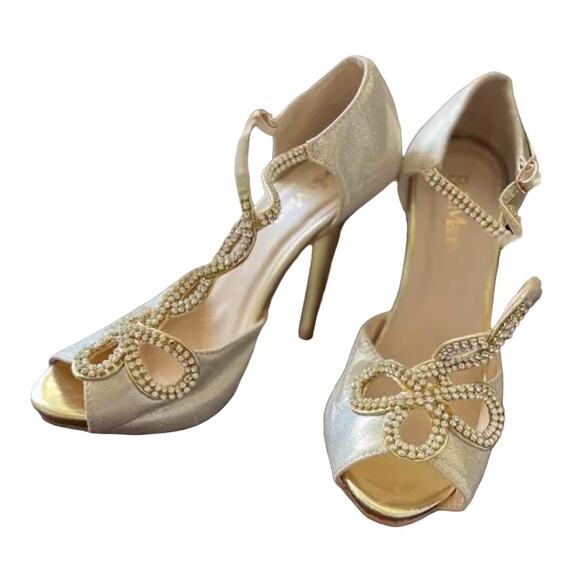 Bella Marie Gold Studded Heels Pumps Soho 10 - Picture 1 of 9